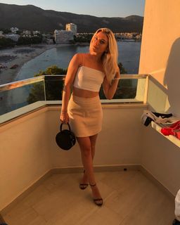 Liv Hanby feet photo 7