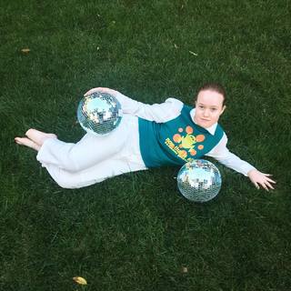Liv Hewson feet photo 20
