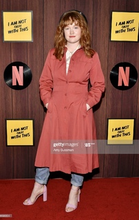 Liv Hewson feet photo 19
