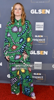 Liv Hewson feet photo 18