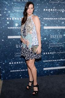 Liv Tyler feet photo thumbnail