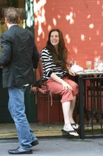 Liv Tyler feet photo thumbnail