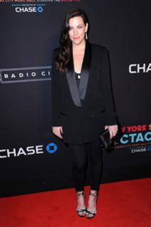Liv Tyler feet photo thumbnail