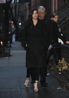 Liv Tyler feet photo thumbnail