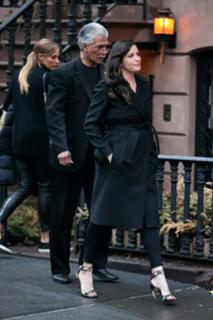 Liv Tyler feet photo thumbnail