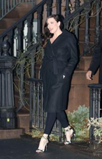 Liv Tyler feet photo thumbnail
