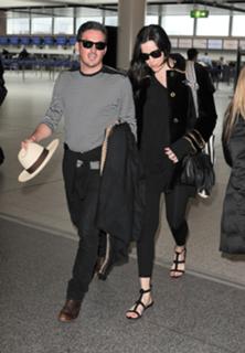Liv Tyler feet photo thumbnail
