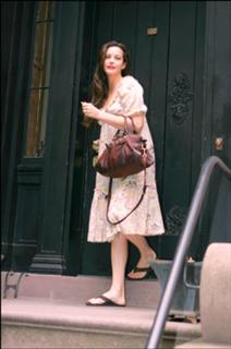 Liv Tyler feet photo thumbnail