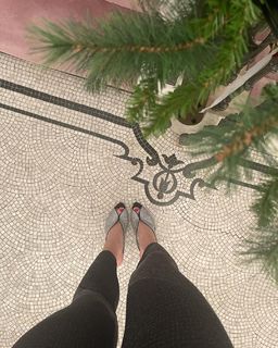 Liv Tyler feet photo thumbnail