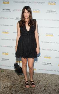 Liv Tyler feet photo thumbnail