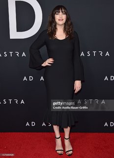 Liv Tyler feet photo thumbnail