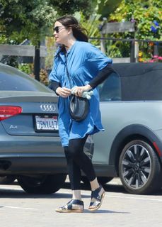 Liv Tyler feet photo 1