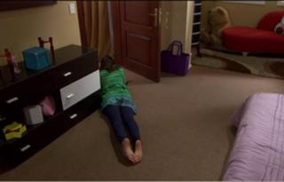 Livia Brito feet photo thumbnail