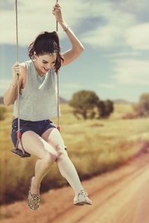 Livia Brito feet photo thumbnail