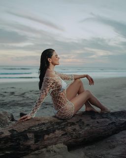 Livia Brito feet photo thumbnail