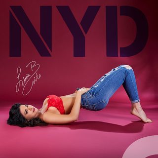Livia Brito feet photo thumbnail