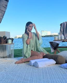 Livia Brito feet photo thumbnail