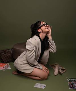 Livia Brito feet photo thumbnail