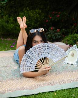 Livia Brito feet photo thumbnail