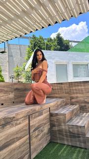 Livia Brito feet photo thumbnail