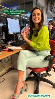 Livia Nepomuceno feet photo 5