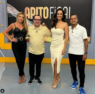 Livia Nepomuceno feet photo 17