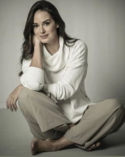 Livia Nepomuceno feet photo 10