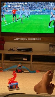 Livia Nepomuceno feet photo 6