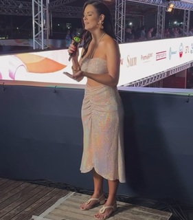 Livia Nepomuceno feet photo 9
