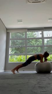 Livia Nepomuceno feet photo 17