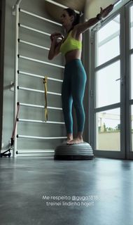 Livia Nepomuceno feet photo 8