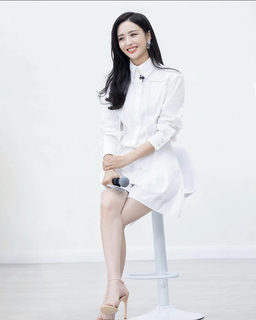 Liya Tong feet photo 6