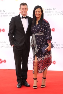 Liz Bonnin feet photo 4