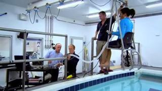 Liz Bonnin feet photo 16