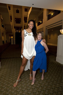 Liz Cambage feet photo thumbnail