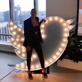 Liz Cambage feet photo thumbnail