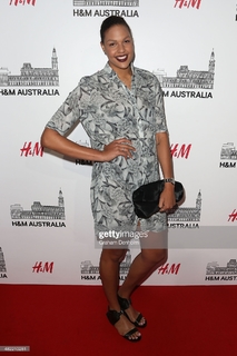 Liz Cambage feet photo thumbnail