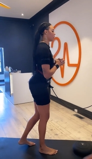 Liz Cambage feet photo thumbnail