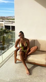 Liz Cambage feet photo thumbnail
