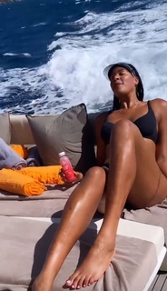 Liz Cambage feet photo thumbnail