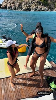 Liz Cambage feet photo thumbnail