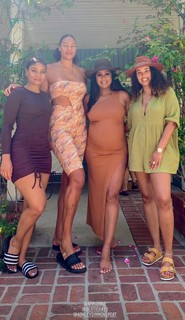 Liz Cambage feet photo thumbnail