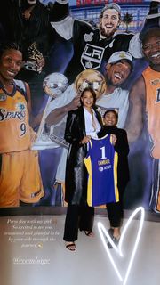 Liz Cambage feet photo thumbnail