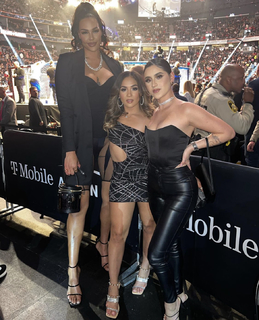 Liz Cambage feet photo thumbnail