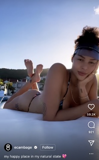 Liz Cambage feet photo thumbnail