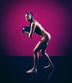 Liz Cambage feet photo thumbnail