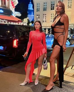Liz Cambage feet photo thumbnail