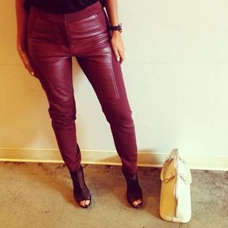 Liz Hernandez feet photo 15