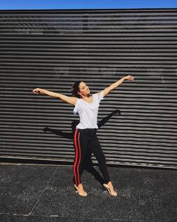 Liz Hernandez feet photo 4