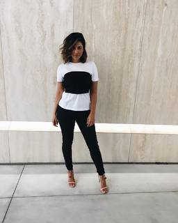 Liz Hernandez feet photo 3